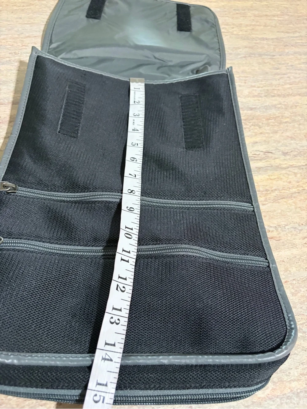 Tumi compact hanging